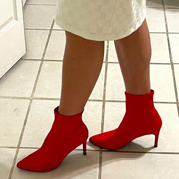 Women's Pointy Toe Stiletto Heels Sock Booties. Red. Size 9.5. - Picture 2 of 10